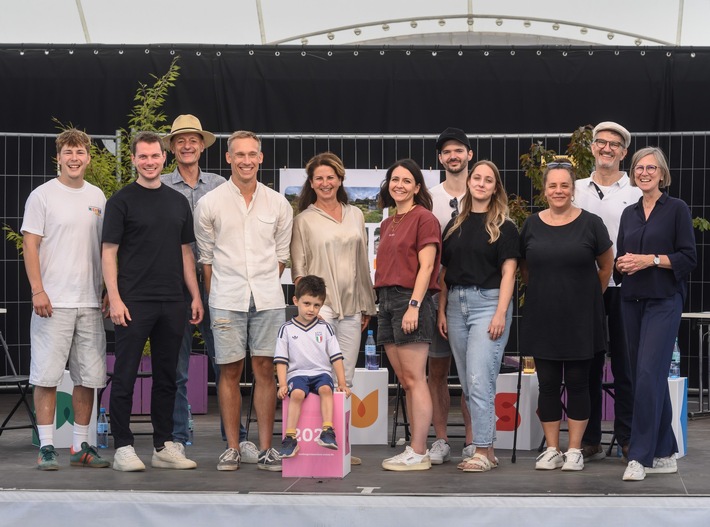 Schotter, Steilhang, Albtraumgarten: Eifeler Familie gewinnt Gartenplanung mit TV-Gärtnerin Nicole Johag