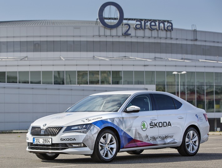 SKODA bei der IIHF Eishockey-Weltmeisterschaft in Tschechien: Großartige Autos, jede Menge Action (FOTO)