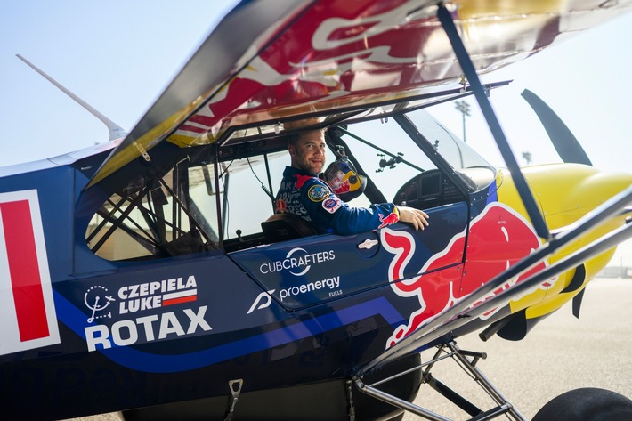 BRP-Rotax: Aircraft Meets Racetrack – Luke Czepiela Flies the Racing Line at Bahrain International Circuit