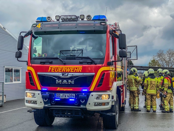 FW Dresden: Brand in Erstaufnahmeeinrichtung für Asylbewerber