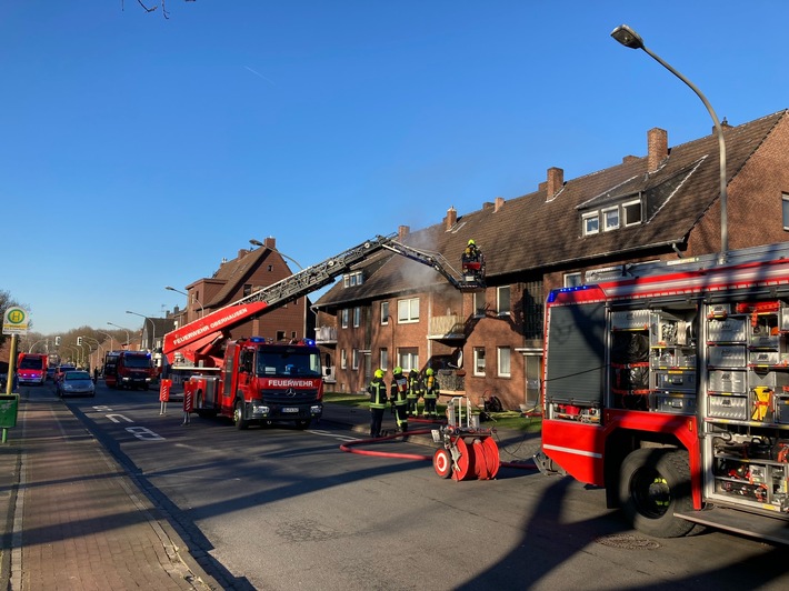 FW-OB: Feuer in 6 Parteienhaus