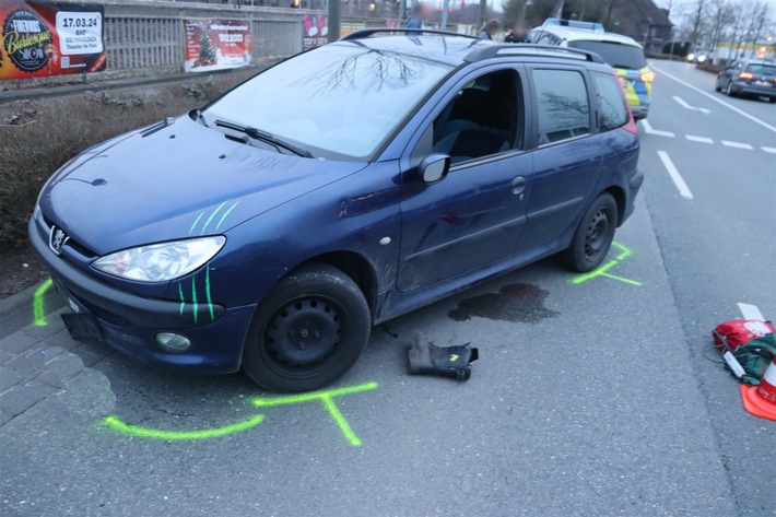 POL-HF: Gefährlicher Eingriff in den Straßenverkehr - 30-Jähriger greift in Lenkrad