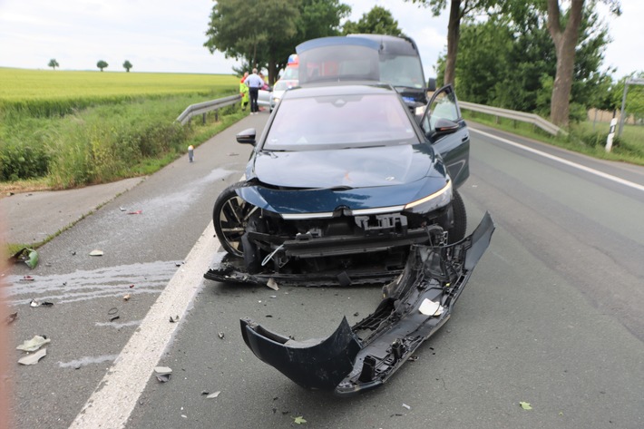 POL-HX: 22-jähriger Motorradfahrer bei Unfall lebensgefährlich verletzt
