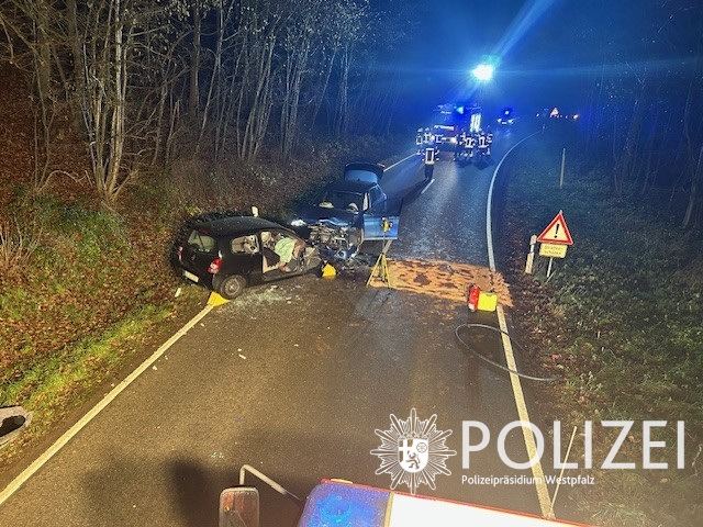 POL-PIZW: Frontalzusammenstoß auf der Bundesstraße