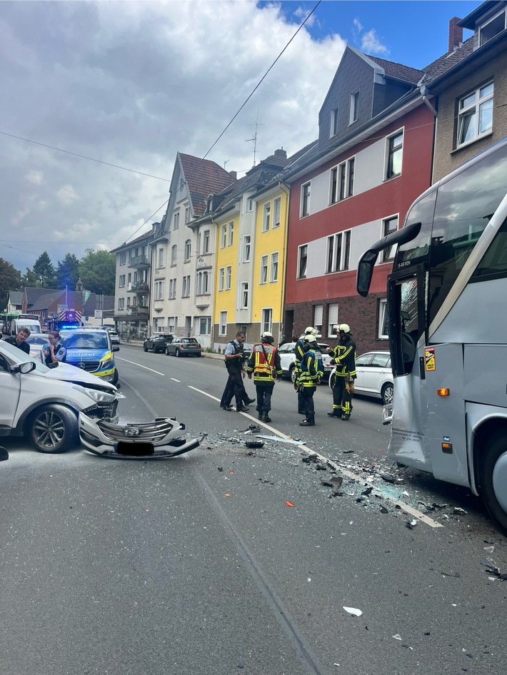 FW-BO: Schwerer Verkehrsunfall in Westenfeld fordert 5 Verletzte