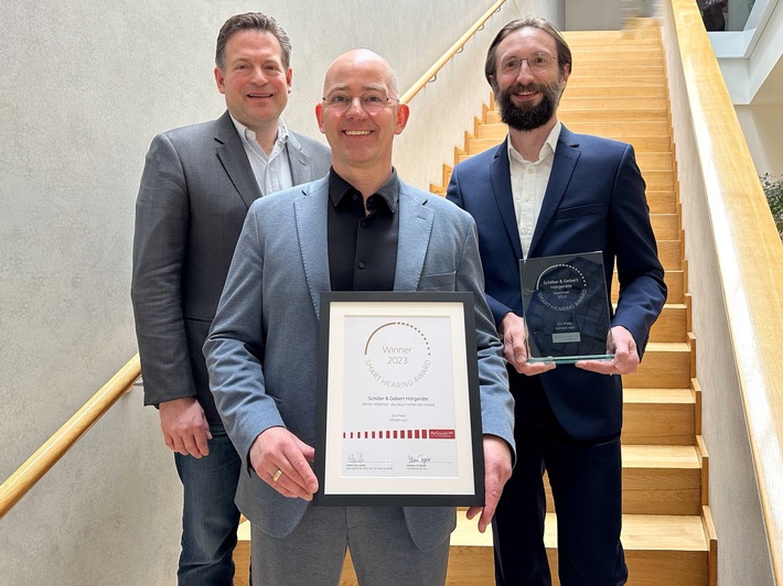 Marketing-Preis für smarte Hörakustiker vergeben: Schiller &amp; Gebert Hörgeräte gewinnt Smart Hearing Award 2023