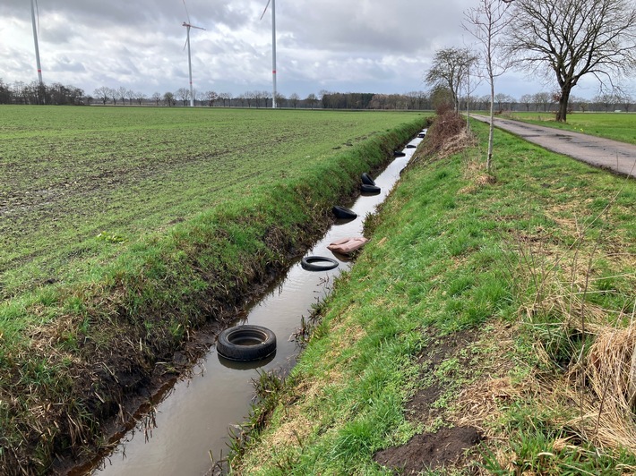 POL-DEL: Landkreis Oldenburg: Illegale Müllentsorgung in Hatten +++ Zeugenaufruf