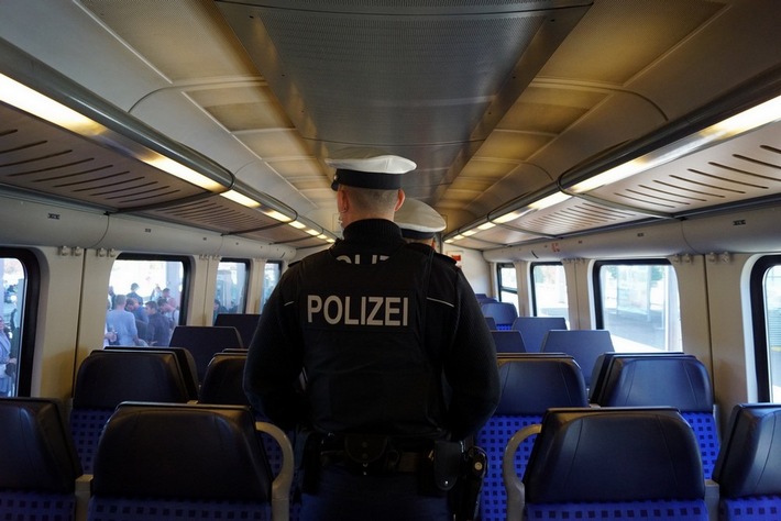 Bundespolizeidirektion München: Aller &quot;guten&quot; Dinge sind drei/ Bundespolizei greift bekannte Migrantenfamilie auf
