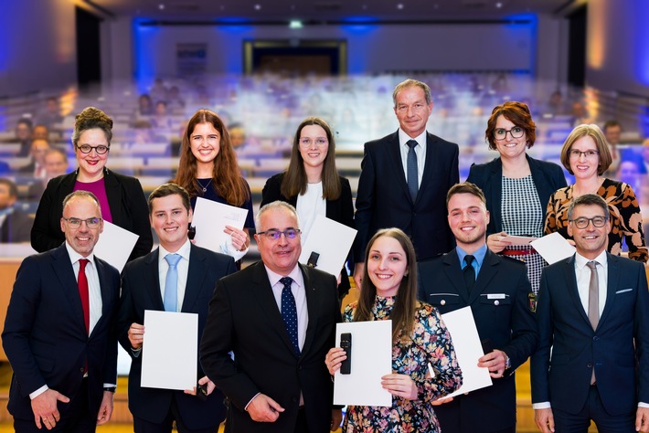 Doktorin der Universität in Koblenz mit Hochschulpreis 2021 ausgezeichnet