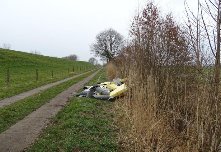 POL-SE: Raa-Besenbek - Bauabfälle im Altendeich abgelagert