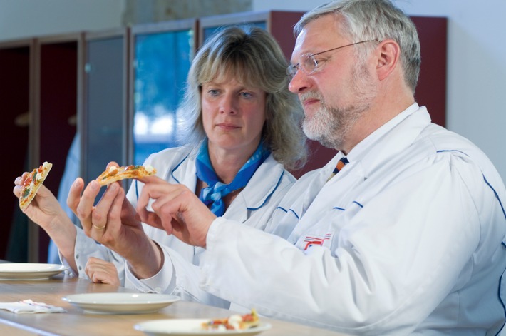 Rezepte für die Zukunft - Dr. Oetker veröffentlicht Nachhaltigkeitsbericht 2011/2012 (BILD)