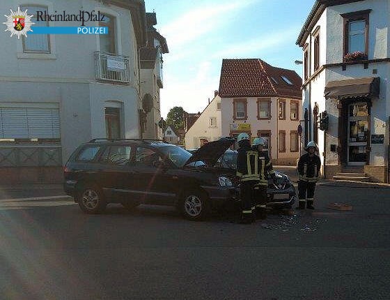 POL-PPWP: Wer hatte grünes Licht? - Polizei sucht Unfallzeugen!