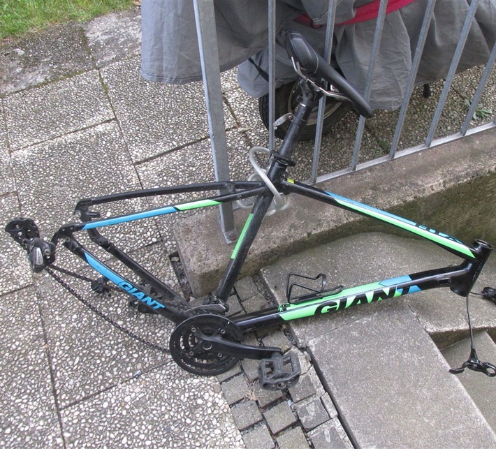 POL-MK: Fahrrad ausgeschlachtet