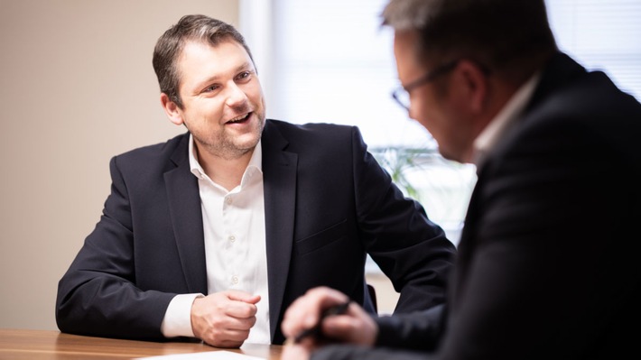 Sicherheitsminimum für den Mittelstand - auf diese 3 Versicherungen sollten mittelständische Unternehmen nicht verzichten (FOTO)