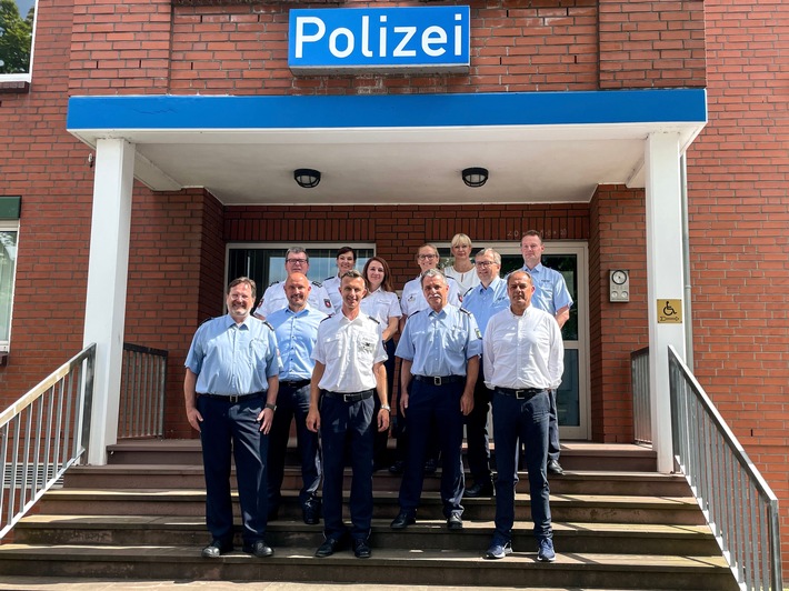 POL-HM: Enge Zusammenarbeit auf beiden Seiten der Weser / Jährliches Austauschtreffen auf Leitungsebene der Kreispolizeibehörde Höxter und der Polizeiinspektion Hameln-Pyrmont/Holzminden