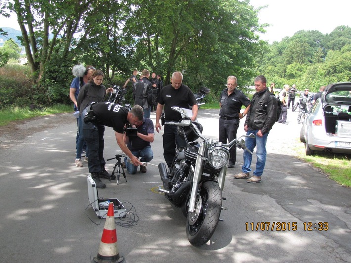 POL-HOL: Wieder gezielt Motorräder "unter die Lupe" genommen: Trotz gezielter Kontrollen vier Kradunfälle - Insgesamt 53 Verstöße geahndet  -