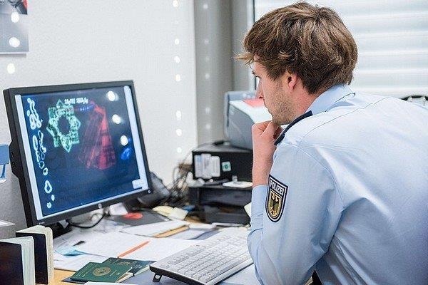 BPOL NRW: Zwei Täuschungsversuche innerhalb von zwei Stunden - ein totalgefälschter Ausweis und Vorlage eines fremden Führerscheins - Aber nicht mit der Bundespolizei!