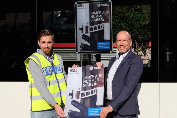 POL-RBK: Rheinisch-Bergischer Kreis - wupsi sponsert Aufhängung von Plakaten zur Präventionskampagne "Riegel vor - Sicher ist sicherer!"