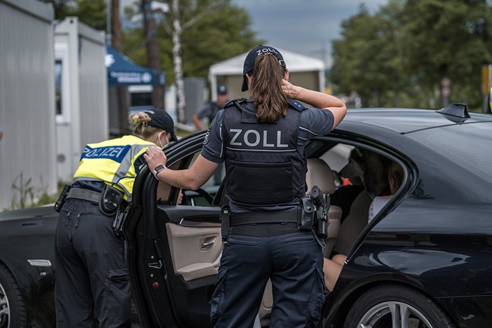 Bundespolizeidirektion München: Fehlende, gefälschte und erschlichene Dokumente/ Bundespolizei greift drei Migranten auf
