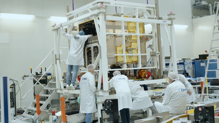 Asteroidenmission Hera: Hauptauftragenehmer OHB absolviert Mating der Sonde