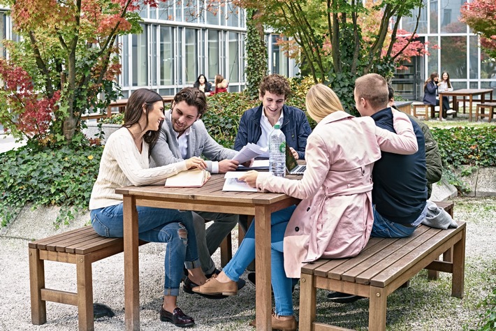 Paukenschlag im Recht: EBS Universität reformiert das Jurastudium