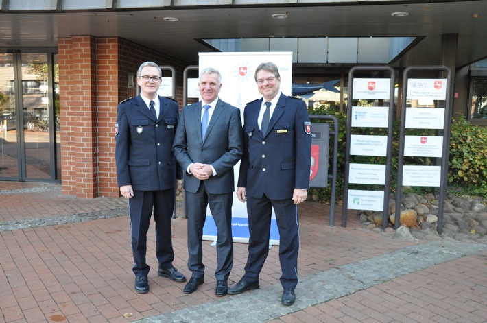 POL-LG: Verabschiedung des Polizeivizepräsidenten Matthias Oltersdorf und Amtseinführung des Leitenden Polizeidirektors Hans-Jürgen Felgentreu