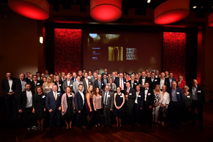 Zum 19. Mal wurde heute in Zürich der Swiss Arbeitgeber Award verliehen / Die Gewinner sind: SFS Group AG, Heime Kriens AG, Stanserhorn-Bahn-Aktiengesellschaft und die Vision-Inside AG