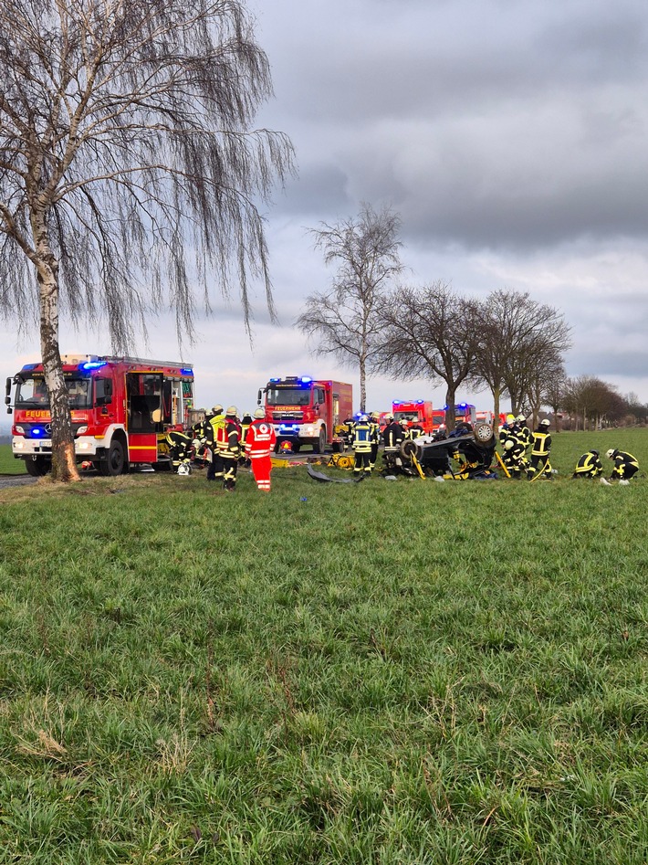 FW Ense: Schwerer Verkehrsunfall zwischen Ruhne und Waltringen