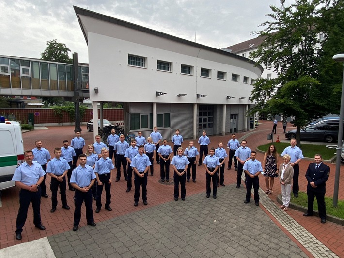 POL-HAM: Polizeianwärter/-innen begrüßt - Praktikum beginnt