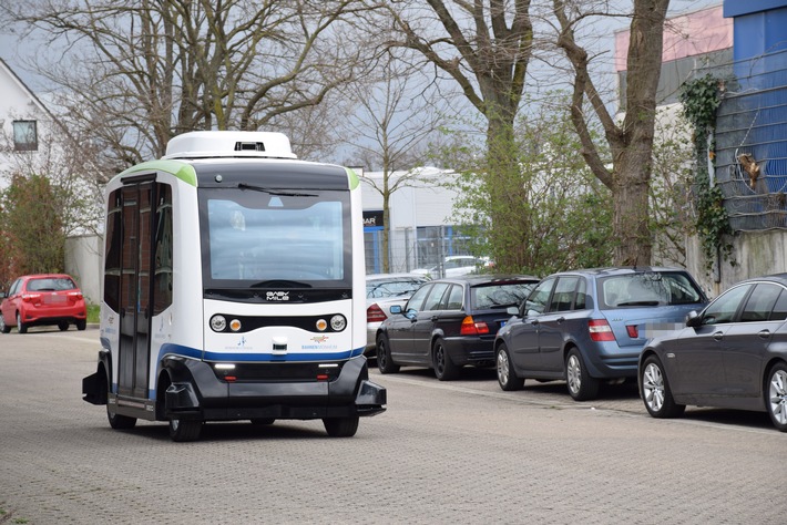 POL-ME: Autonomen Bus genötigt: Polizei sucht Quad-Fahrer - Monheim am Rhein - 2003078