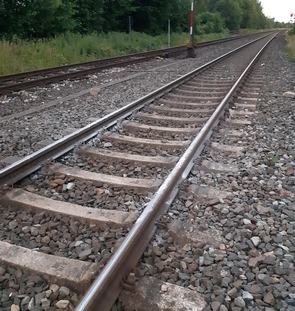 BPOL-FL: Bredstedt - Steine auf Gleise gelegt - Bahnanlagen sind kein Platz für Abenteuer