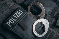 BPOL NRW: Bundespolizei nimmt in 19 Stunden 6 mit Haftbefehl gesuchte Personen fest - Straftaten wegen Betäubungsmittelverstöße, Gewaltdelikte, Verkehrsdelikte und Aufenthaltsverstöße lagen vor