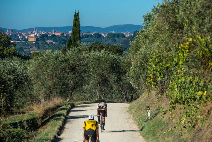 Aktiv sein und bleiben: Die Toskana bietet ein Service-Netzwerk für Radtouristen / Rein in die Natur mit Terre di Casole Bike Hub, Bikepark Abetone oder im Retrostil der historischen Radroute Eroica 