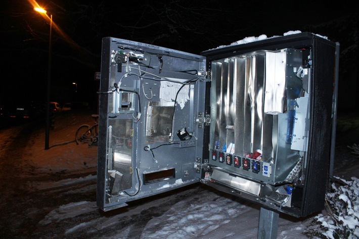 POL-AC: Zigarettenautomat gesprengt