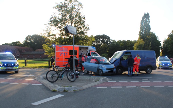 POL-MI: Drei Verletzte bei Unfall