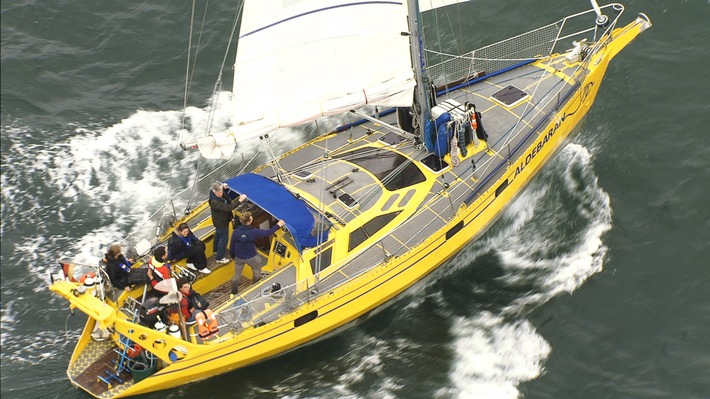 Schülerteams aus Baden-Württemberg forschen auf dem Bodensee / Baden-Württemberg Stiftung bringt junge Nachwuchswissenschaftler zum Experimentieren auf das Forschungsschiff ALDEBARAN (FOTO)