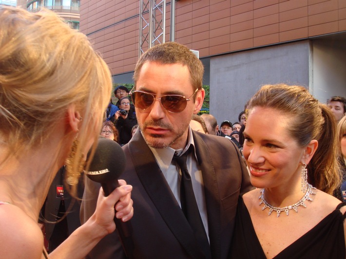 TALK OF FAME - NEWSTICKER: Die Superkräfte von Robert Downey Jr., Peter Lohmeyers seltsamer Begleiter bei der LOLA und Paris Hiltons öffentliche Freundinnen-Suche