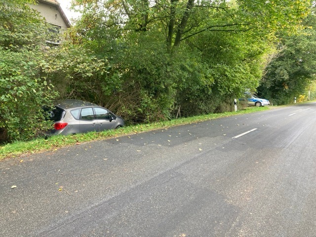 POL-CUX: Verkehrsunfall unter Alkoholeinfluss in Beverstedt-Frelsdorf (Foto im Anhang)
