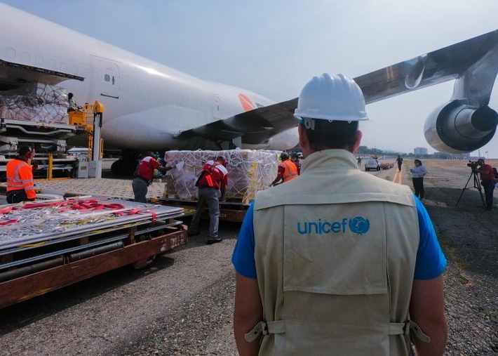 Führende Fluggesellschaften unterstützen UNICEF beim weltweiten Transport von Covid-19-Impfdosen
