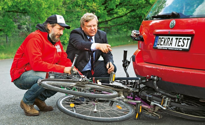 AUTO BILD-Test: Zwei von acht Fahrradträgern mit starken Sicherheitsmängeln