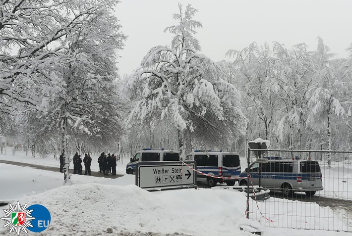 POL-EU: Schnee in der Eifel - Appell: Bleiben Sie weiterhin Zuhause!