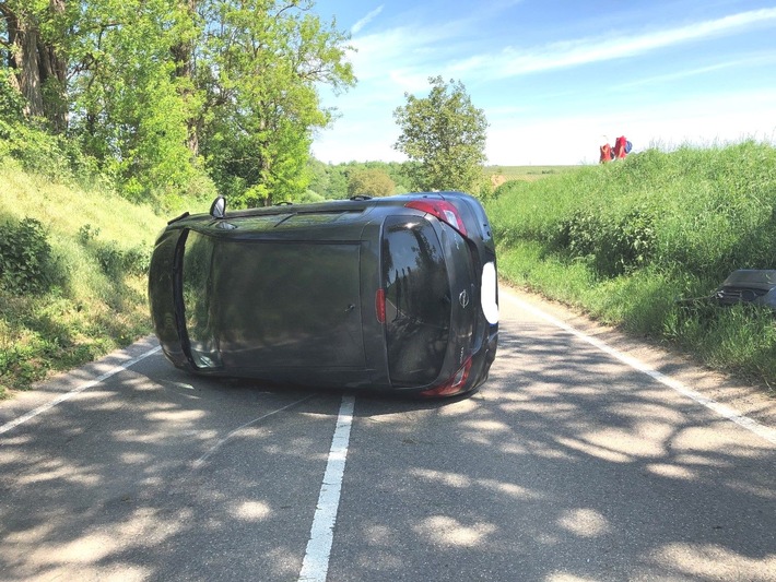 POL-PDLD: Von der Fahrbahn abgekommen und verletzt