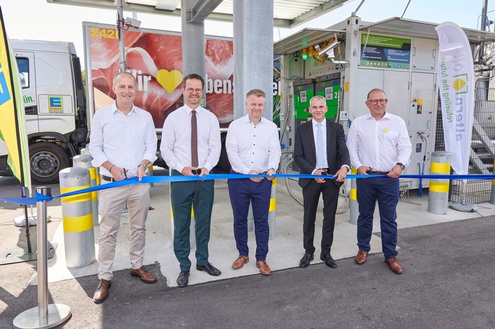 Presse-Information: Edeka Südwest nimmt LNG-Tankanlage in Betrieb - Bio-LNG als klimafreundlichere Alternative