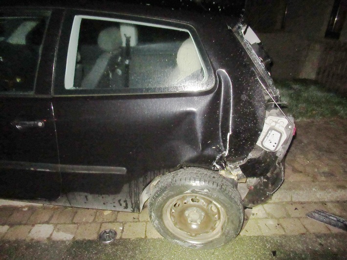 POL-HM: Nachtragsmitteilung zu unserer Meldung "Unfallflucht in Dörpe - weißer Transporter gesucht": gesuchtes Fahrzeug auf der A 7 bei Hildesheim angetroffen