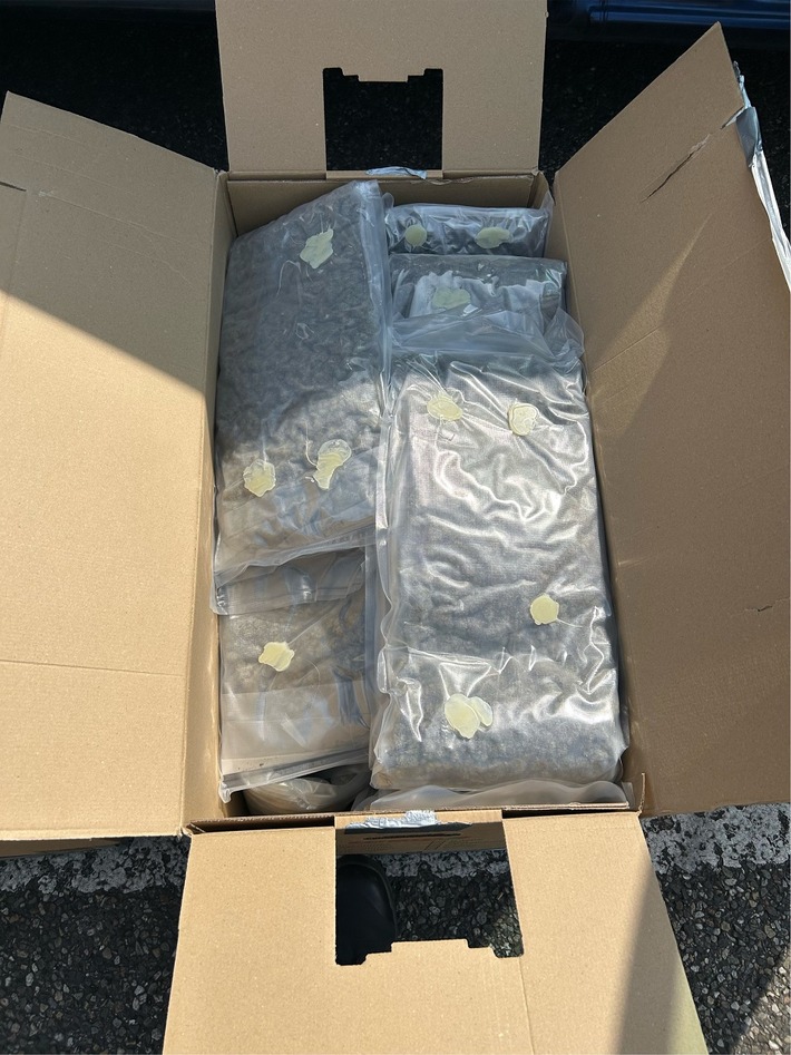 HZA-HN: In Umzugskartons versteckt - Marihuana bei Autobahnkontrolle entdeckt