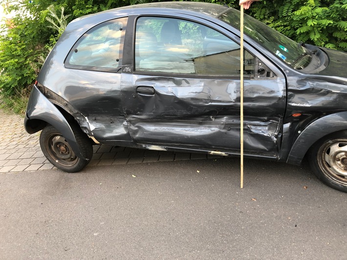 POL-PDLD: Germersheim - Eine verletzte Person und 50.000 EUR Sachschaden - Polizei sucht flüchtige Autodiebe