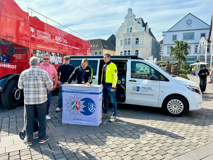 POL-UN: Unna, Schwerte, Fröndenberg und Holzwickede - Mehrere Durchsuchungen und eine Festnahme beim Aktionstag gegen Taschendiebstahl vom 14.05.2025