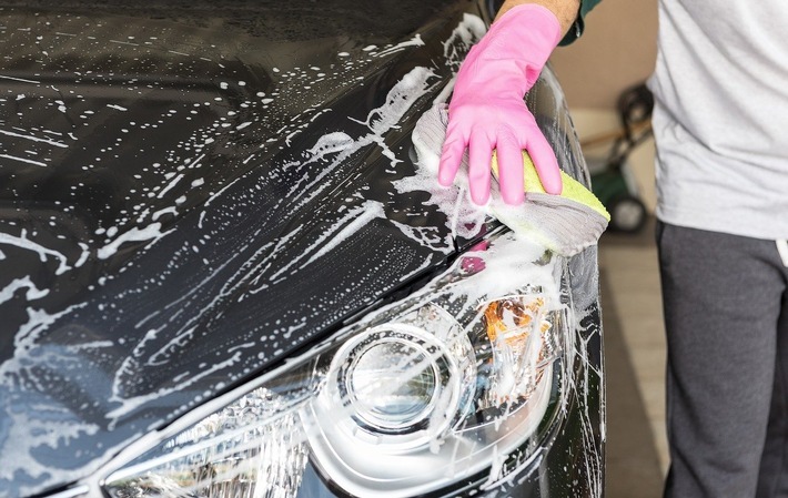 Autoaufbereitung Lüneburg Hanseviertel - VGB Automobile macht in der ganzen Region auf sich aufmerksam / Weiterer Text über ots und www.presseportal.de/nr/154062 / Die Verwendung dieses Bildes ist für redaktionelle Zwecke unter Beachtung ggf. genannter Nutzungsbedingungen honorarfrei. Veröffentlichung bitte mit Bildrechte-Hinweis.