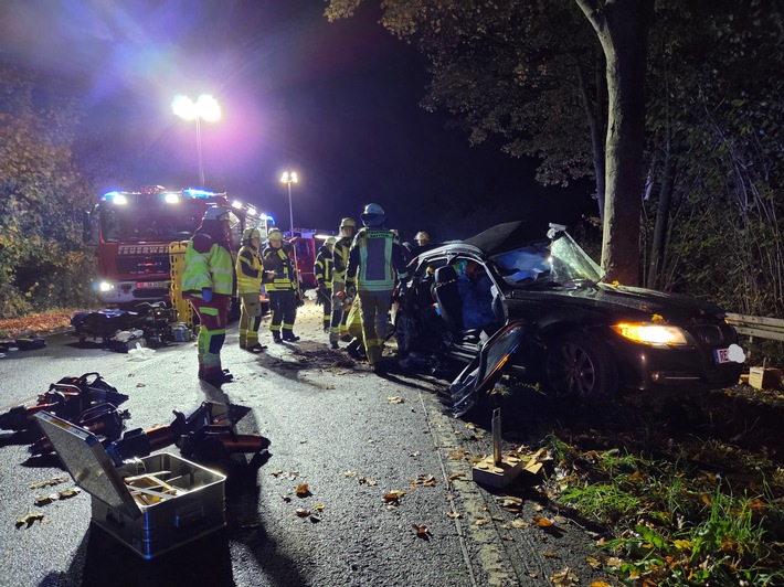 FW Datteln: Schwerer Verkehrsunfall auf Recklinghäuser Straße