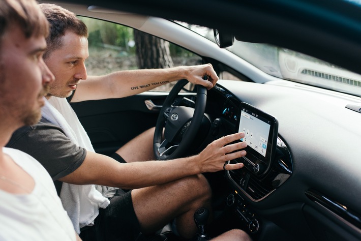 Science of Sound: Musiker bekräftigen These von der positiven Wirkung melancholischer Musik im Auto (FOTO)